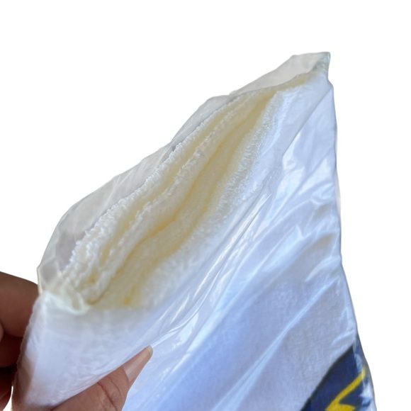 VTG NOS San Diego Chargers NFL Football Beach Towel Bolt Helmet 90s 30x60 Brazil - Picture 7 of 12